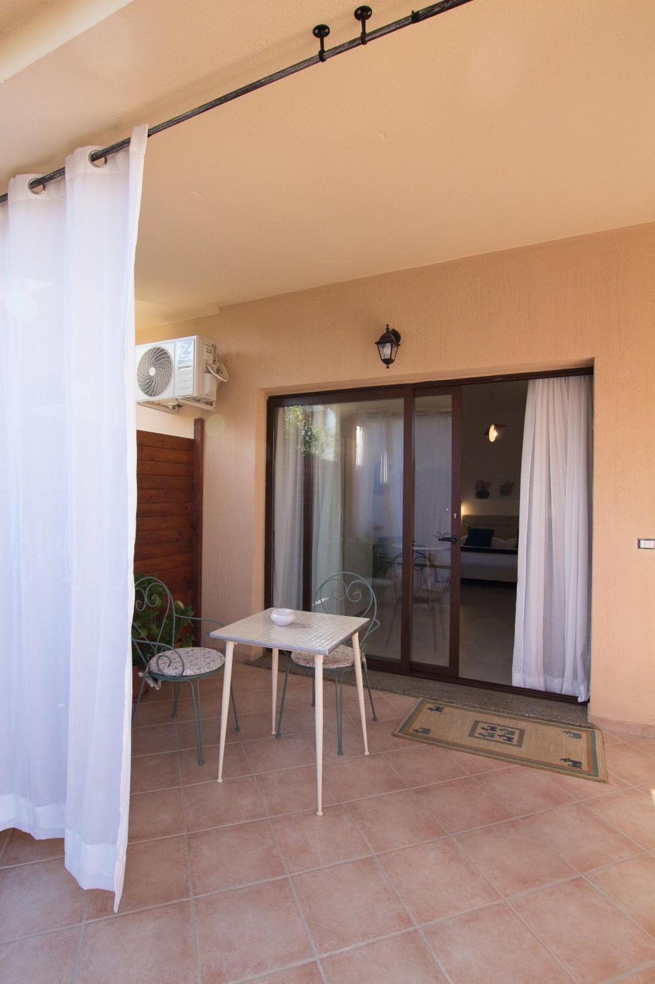 B&B Jolie Suite Villasimius Exteriör bild