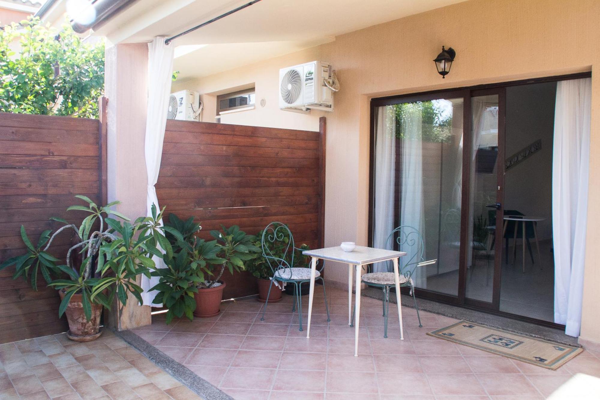 B&B Jolie Suite Villasimius Exteriör bild